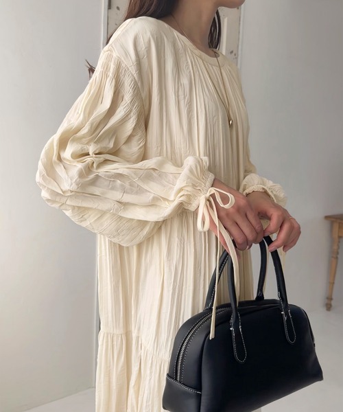 LAUIR ワッシャーティアードボリュームワンピース アイボリー LAUIR ワッシャーティアードボリュームワンピース アイボリー