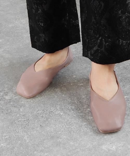 minia(ミニア)の「スクエアトゥフラットバブーシュ(バレエシューズ・レディース・アニマル/グレイッシュベージュ/イエロー/ピンク/グリーン/ライトグリーン・22.0cm/22.5cm/23.0cm/23.5cm/24.0cm/24.5cm/25.0cm/25.5cm/26.0cm)」の5枚目の写真