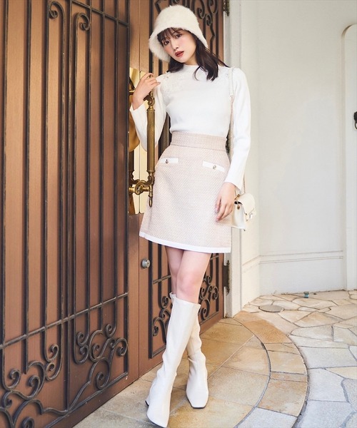 SWINGLE（スウィングル）の「ショルダーレース刺繍ニットプルオーバー（ニット/セーター・レディース・ラベンダー/ライトベージュ/ブラック・FREE）」の5枚目の写真