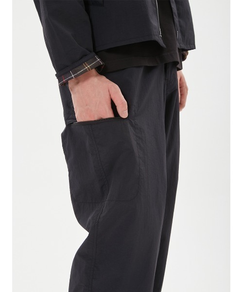 Barbour（バブアー）の「【TRANSPORT / トランスポート】ナイロン パンツ"Japan Exclusive"（その他パンツ・メンズ・ブラック/ブルー/ベージュ/グリーン・SMALL/MEDIUM/LARGE/X-LARGE）」の16枚目の写真