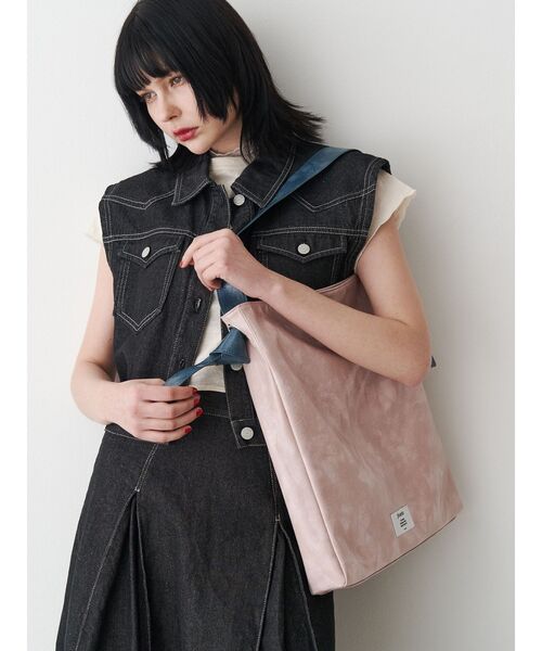 jouetie（ジュエティ）の「フェィクレザーバイカラートートバッグ（トートバッグ・レディース・ピンク/ブラック/ライトブルー・FREE）」の4枚目の写真