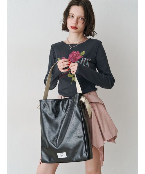 jouetie（ジュエティ）の「フェィクレザーバイカラートートバッグ（トートバッグ・レディース・ピンク/ブラック/ライトブルー・FREE）」の10枚目の写真