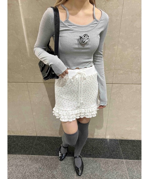 PHILLY(フィリー)の「【PHILLY】ローズモチーフトップス(Tシャツ/カットソー・レディース・ブラック/グレー/アイボリー・FREE)」の7枚目の写真