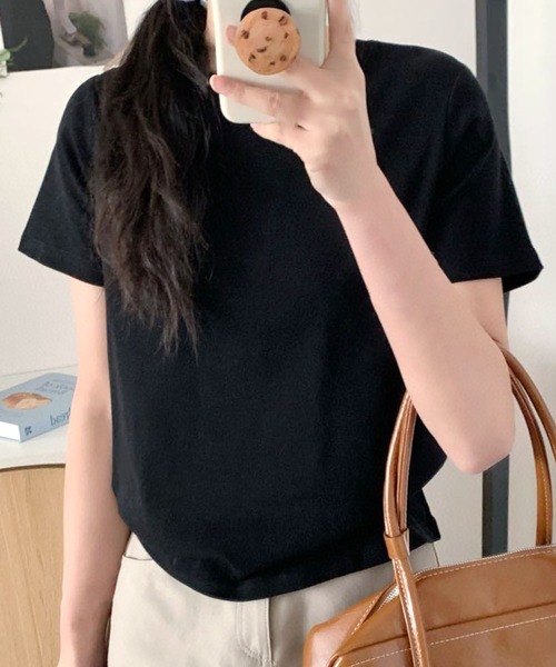 LOWO(ロワ)の「コットン素材クルーネック半袖Tシャツ(Tシャツ/カットソー・レディース・アイボリー/ボルドー/クリーム/ピンクベージュ/チャコールグレー/ブラック/ベージュ/ネイビー/ダークグレー/グレー/オフホワイト/ピンク/イエロー/ブルー・FREE)」の4枚目の写真