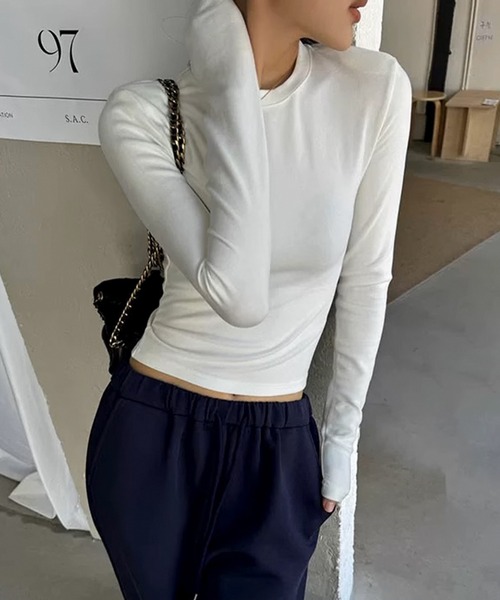 DAY CLOSET(デイ クローゼット)の「【大きいサイズ有/ストレッチ有】 レイヤード即戦力。長袖 シアー ピーチスキン カットソー レディース(Tシャツ/カットソー・レディース・ホワイト/ブラック・L/XL/M)」の3枚目の写真