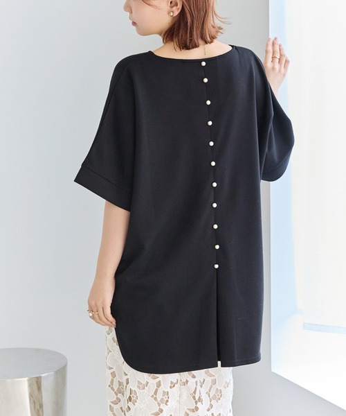 LAVEANGE(ラビアンジェ)の「バックパールポンチプルオーバー|大人のバックシャン/ラウンドヘム/上品見え/楽ちんキレイ/イージーケア/体型カバー(Tシャツ/カットソー・レディース・ブラック/オフホワイト・M/LL/3L/4L/5L)」の1枚目の写真