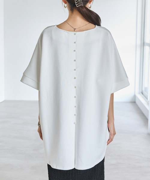 LAVEANGE(ラビアンジェ)の「バックパールポンチプルオーバー|大人のバックシャン/ラウンドヘム/上品見え/楽ちんキレイ/イージーケア/体型カバー(Tシャツ/カットソー・レディース・ブラック/オフホワイト・M/LL/3L/4L/5L)」の14枚目の写真