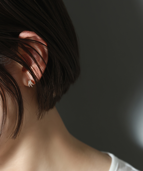 シャイニングダイヤ3ラインピアス K18（両耳）（ピアス（両耳用