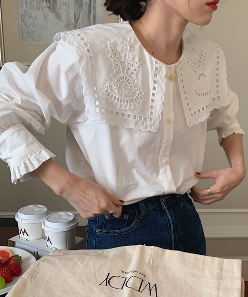 shopnikoniko（ショップニコニコ）の「ブラウス 長袖 襟 ビックカラー 白 レース 刺繍 キレイめ ビッグカラーシャツ（シャツ/ブラウス・レディース・ホワイト・フリー）」の6枚目の写真