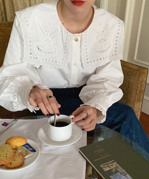 shopnikoniko（ショップニコニコ）の「ブラウス 長袖 襟 ビックカラー 白 レース 刺繍 キレイめ ビッグカラーシャツ（シャツ/ブラウス・レディース・ホワイト・フリー）」の8枚目の写真