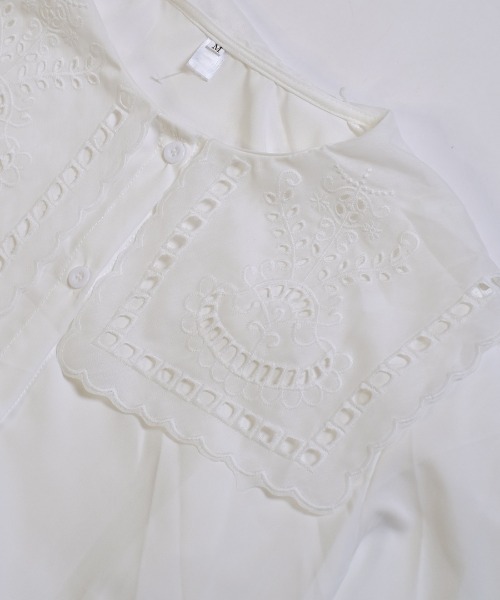 shopnikoniko（ショップニコニコ）の「ブラウス 長袖 襟 ビックカラー 白 レース 刺繍 キレイめ ビッグカラーシャツ（シャツ/ブラウス・レディース・ホワイト・フリー）」の13枚目の写真