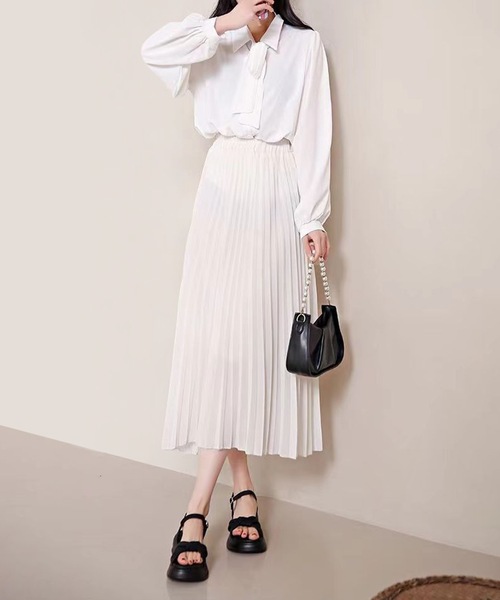 ホワイト クロスストラップ プラットフォームサンダル CHARLES & KEITH｜クロスオーバーストラップ プラットフォーム