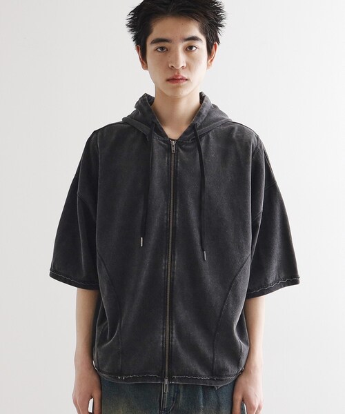 tk.TAKEO KIKUCHI(ティーケータケオキクチ)の「ヴィンテージライククロップドパーカ(パーカー・メンズ・ブラック/オリーブ・02/03)」の3枚目の写真