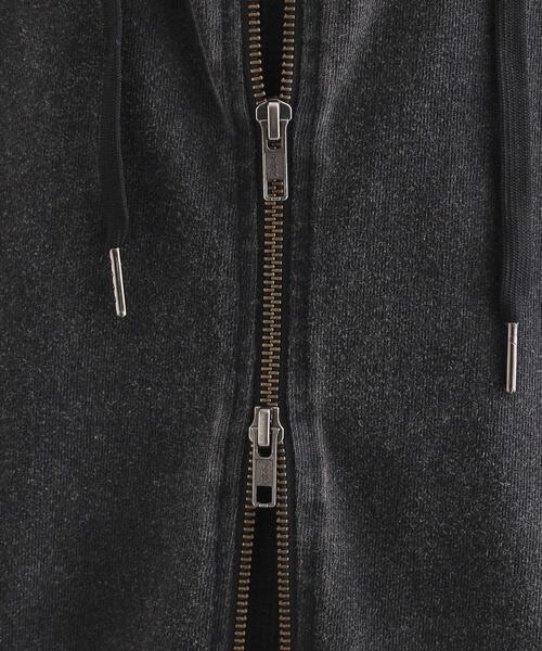 tk.TAKEO KIKUCHI(ティーケータケオキクチ)の「ヴィンテージライククロップドパーカ(パーカー・メンズ・ブラック/オリーブ・02/03)」の9枚目の写真