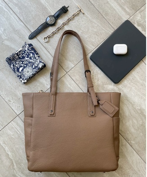 SOLATINA（ソラチナ）の「SBI-00001　シュリンクレザートート（トートバッグ・メンズ・ネイビー/ブルー/グレイッシュベージュ/チョコ/カーキ/ブラック/ライトブラウン・FREE）」の5枚目の写真