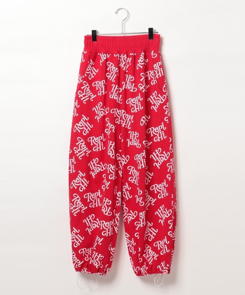 repipi armario（レピピ アルマリオ）の「【HOnOKAコラボ】ワイドスウェット【セットアップ着用可能】（スウェットパンツ・キッズ・ブラック/ピンク/レッド・MEDIUM/LARGE）」の2枚目の写真