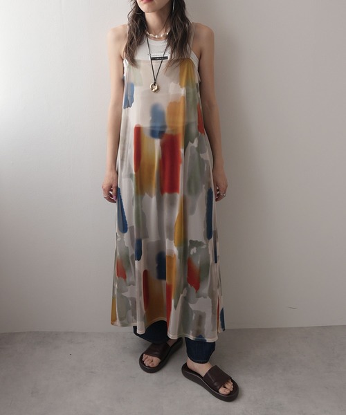bohmal(ボマール)の「水彩アート総柄シアーキャミワンピース(ワンピース・レディース・アイボリー/スミクロ・FREE)」の14枚目の写真