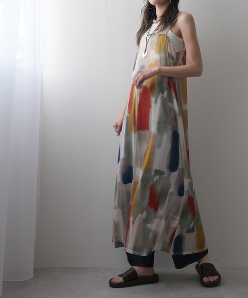 bohmal(ボマール)の「水彩アート総柄シアーキャミワンピース(ワンピース・レディース・アイボリー/スミクロ・FREE)」の13枚目の写真
