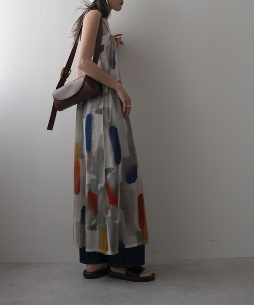 bohmal(ボマール)の「水彩アート総柄シアーキャミワンピース(ワンピース・レディース・アイボリー/スミクロ・FREE)」の11枚目の写真