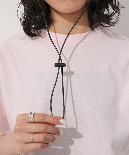 Monocoro toppi(モノコロトッピ)の「UV 裏地メッシュ あご紐付き ワイドブリム バケットハット(ハット・レディース・ベージュ/アイボリー/ブラック・フリー)」の11枚目の写真