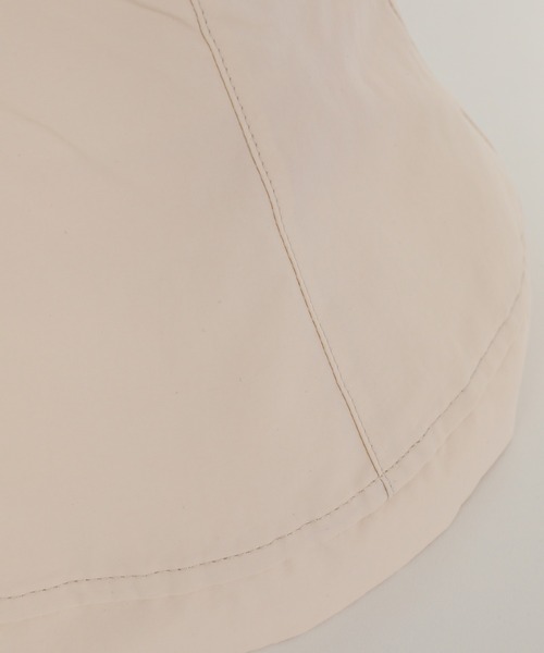 Monocoro toppi(モノコロトッピ)の「UV 裏地メッシュ あご紐付き ワイドブリム バケットハット(ハット・レディース・ベージュ/アイボリー/ブラック・フリー)」の15枚目の写真