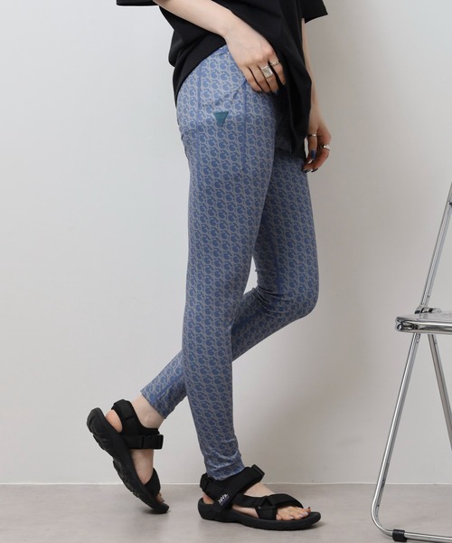 セール】GUESS GJ LOGOMANIA LEGGINGS 4/4 レギンス（レギンス