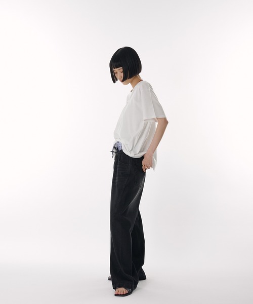 MUHET(ミュエータ)の「back open shirring logo t-shirt / バックオープンシャーリングロゴTシャツ(Tシャツ/カットソー・レディース・ブラック/オフホワイト・SMALL/MEDIUM)」の3枚目の写真