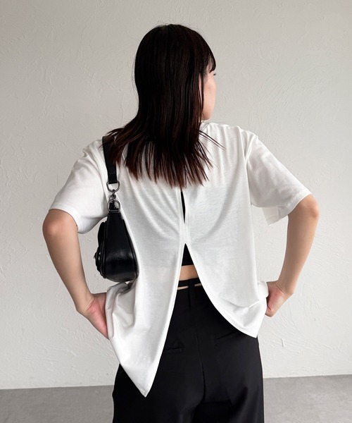 MUHET(ミュエータ)の「back open shirring logo t-shirt / バックオープンシャーリングロゴTシャツ(Tシャツ/カットソー・レディース・ブラック/オフホワイト・SMALL/MEDIUM)」の7枚目の写真