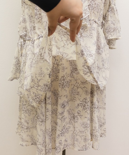 CLETTE（クレット）の「シアー花柄フリルチュニックブラウス（シャツ/ブラウス・レディース・ブルー/イエロー・LL/3L/4L）」の19枚目の写真