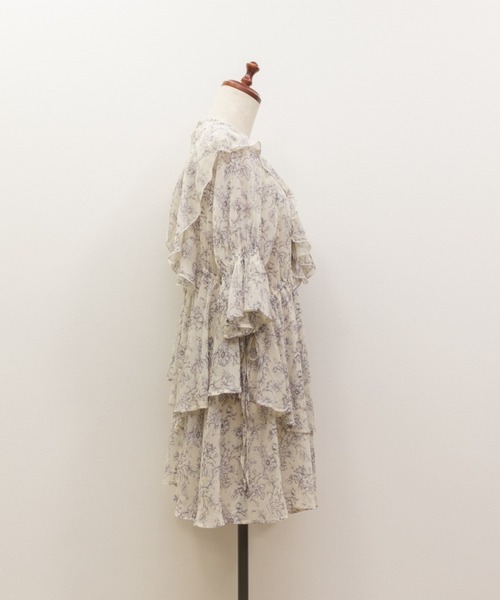 CLETTE（クレット）の「シアー花柄フリルチュニックブラウス（シャツ/ブラウス・レディース・ブルー/イエロー・LL/3L/4L）」の12枚目の写真