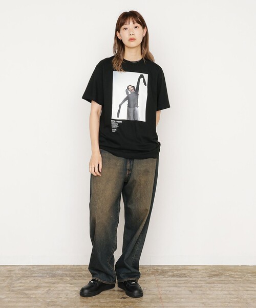 BEAMS T（ビームスティー）の「【別注】Kevin Cummins /「Bjork」Photo T ②（Tシャツ/カットソー・メンズ・ブラック・S/M/L/XL）」の5枚目の写真