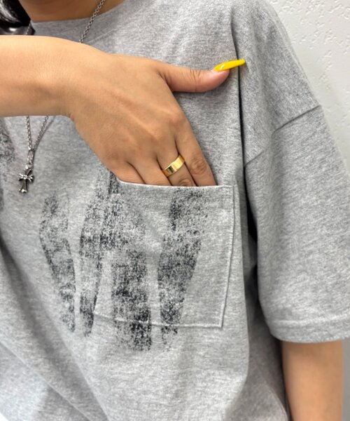 セール】2サイズ【Sourcream】PWステンシルプリントポケットTEE
