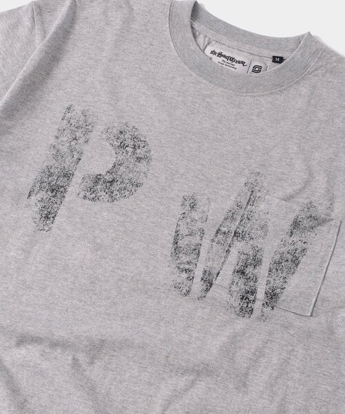 tシャツ 2サイズ「Sourcream」PWステンシルプリントポケットTEE レディース メンズ セール】2サイズ【Sourcream】PWステンシルプリントポケットTEE