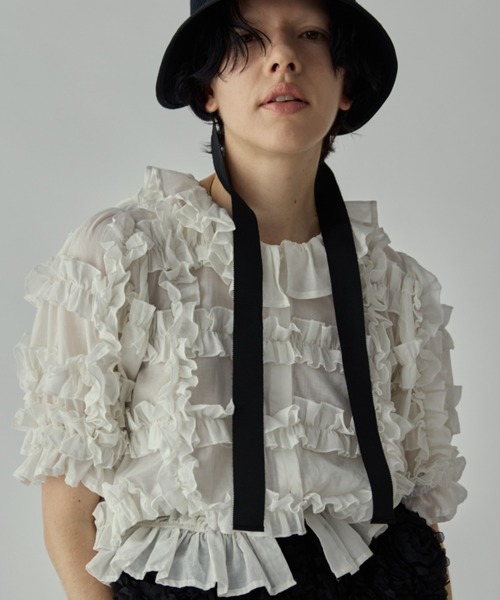 PERNA（ペルナ）の「ホイップフリルブラウス（シャツ/ブラウス・レディース・ブラック/ホワイト・FREE）」の3枚目の写真