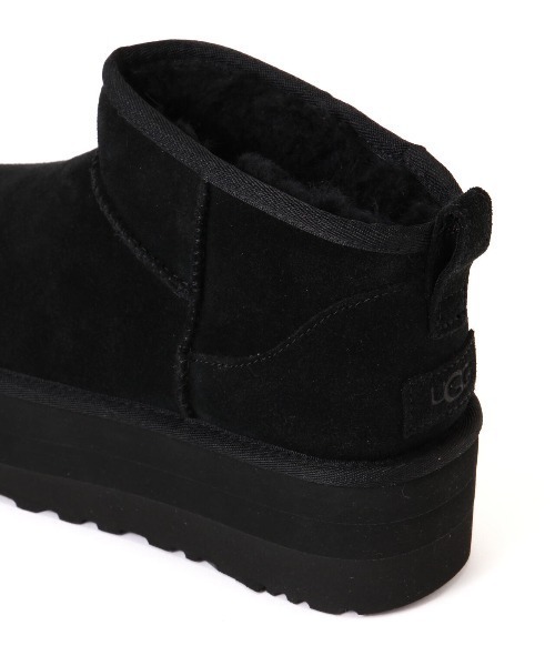 UGG(アグ)の「UGG(アグ)Classic Ultra Mini Platform /1135092(ブーツ・レディース・ベージュ/ブラック・6/7/8)」の5枚目の写真