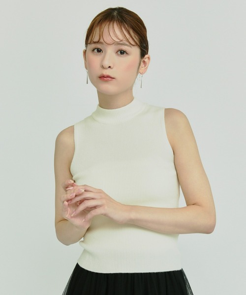 Olu.(オルドット)の「リブニットタンクトップ(タンクトップ・レディース・グレー/ブラック/アイボリー/ブラウン/ベージュ・FREE)」の2枚目の写真