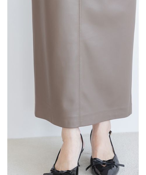 SNIDEL(スナイデル)の「ストレッチレザータイトスカート(スカート・レディース・アイボリー/モカ/ブラック・0/1)」の15枚目の写真