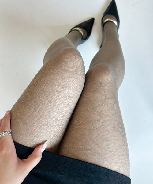 IMARI（イマリ）の「【 IMARI / イマリ 】 ローズ柄 シアー タイツ #（タイツ/ストッキング・レディース・ホワイト/グレー/ブラック・FREE）」の3枚目の写真