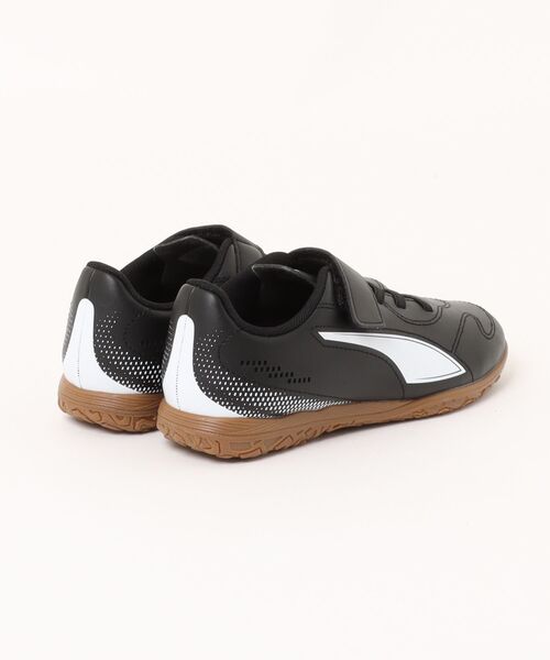 PUMA(プーマ)の「PUMA プーマ VITORIA 2 IT V JR キッズスニーカー 子供靴 サッカートレーニングシューズ(ヴィートリア2ITVジュニア) 108506 01 プーマブラック/プーマホワイト(スニーカー・キッズ・ブラック×ホワイト・19.0cm/20.0cm/21.0cm/21.5cm/22.0cm/22.5cm/23.0cm/23.5cm/24.0cm/24.5cm)」の2枚目の写真