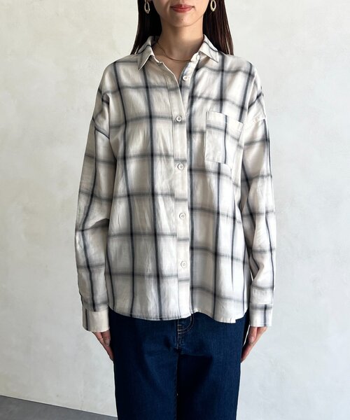 Chez toi（シェトワ）の「ウエスト絞りチェックシャツ（シャツ/ブラウス・レディース・ホワイト/ネイビー/イエロー・FREE）」の10枚目の写真