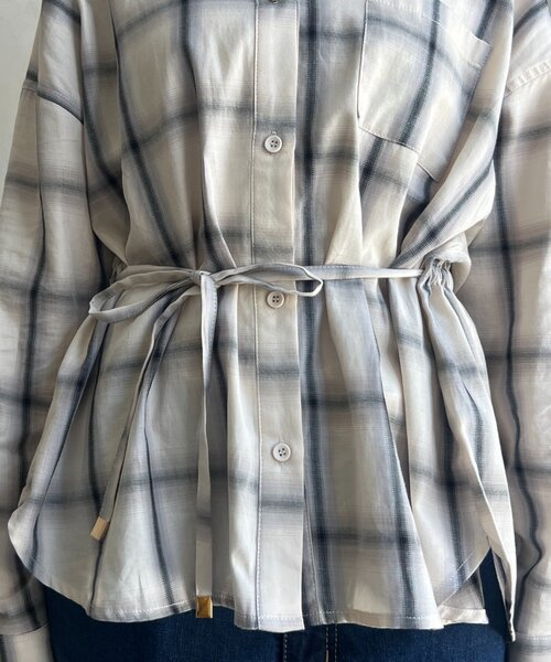 Chez toi（シェトワ）の「ウエスト絞りチェックシャツ（シャツ/ブラウス・レディース・ホワイト/ネイビー/イエロー・FREE）」の14枚目の写真