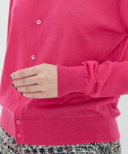 TOMORROWLAND .B（トゥモローランドビー）の「ハイゲージカシミヤ クルーネックカーディガン（ニット/セーター・レディース・ピンク/ホワイト/チャコールグレー/ブラック・FREE）」の11枚目の写真