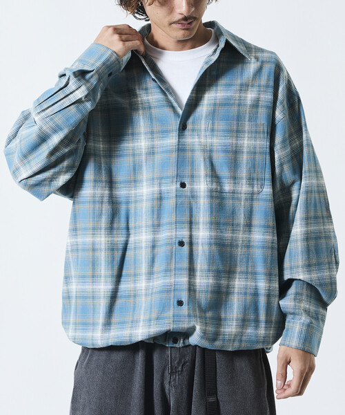 FREAK'S STORE(フリークスストア)の「限定展開 ワイドシルエット オンブレチェック スピンドル シャツ(シャツ/ブラウス・メンズ・ブラウン/ブルー/ブラック/オリーブ・LARGE/MEDIUM/SMALL)」の4枚目の写真