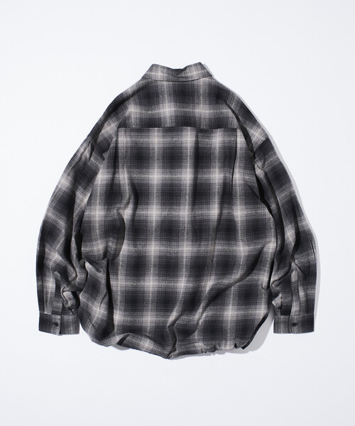 FREAK'S STORE(フリークスストア)の「限定展開 ワイドシルエット オンブレチェック スピンドル シャツ(シャツ/ブラウス・メンズ・ブラウン/ブルー/ブラック/オリーブ・LARGE/MEDIUM/SMALL)」の21枚目の写真