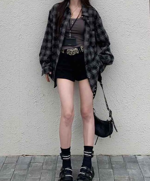 ViViDAY（ビビデー）の「キラキラスートンチェック柄シャツ（シャツ/ブラウス・レディース・ブラック/ホワイト・M）」の6枚目の写真