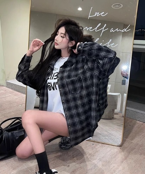 ViViDAY（ビビデー）の「キラキラスートンチェック柄シャツ（シャツ/ブラウス・レディース・ブラック/ホワイト・M）」の10枚目の写真