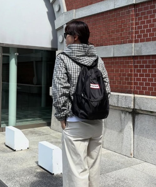 HUNTER（ハンター）の「【HUNTER】ハンター　ORIGINAL ESSENTIAL BACKPACK SMALL　バックパック（バックパック/リュック・レディース・ブラック/ネイビー/オリーブ/レッド・FREE）」の22枚目の写真