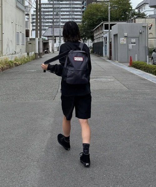 HUNTER（ハンター）の「【HUNTER】ハンター　ORIGINAL ESSENTIAL BACKPACK SMALL　バックパック（バックパック/リュック・レディース・ブラック/ネイビー/オリーブ/レッド・FREE）」の13枚目の写真