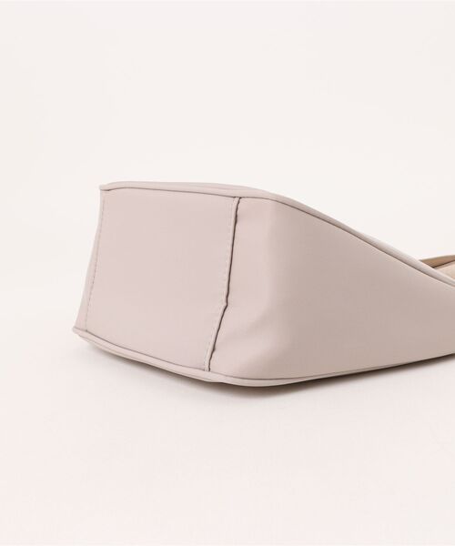 U.S. POLO ASSN.(ユーエスポロアッスン)の「【U.S. POLO ASSN.】 ユーエスポロアッスン ナイロン ハーフムーンショルダーバッグ USPA-2719(ショルダーバッグ・レディース・ブラック/ブラウン/ライトグレー/ワインレッド・FREE)」の6枚目の写真