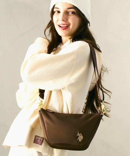 U.S. POLO ASSN.(ユーエスポロアッスン)の「【U.S. POLO ASSN.】 ユーエスポロアッスン ナイロン ハーフムーンショルダーバッグ USPA-2719(ショルダーバッグ・レディース・ブラック/ブラウン/ライトグレー/ワインレッド・FREE)」の3枚目の写真